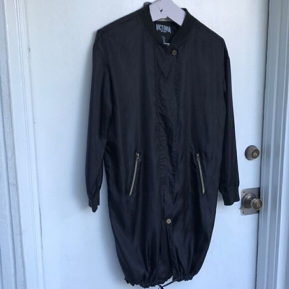 Victoria Streetwear  - Picture 1 of 6